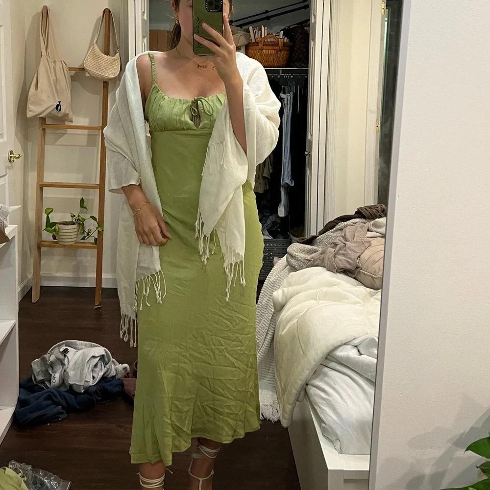 Princess Polly green midi dress - Picture 2 of 2